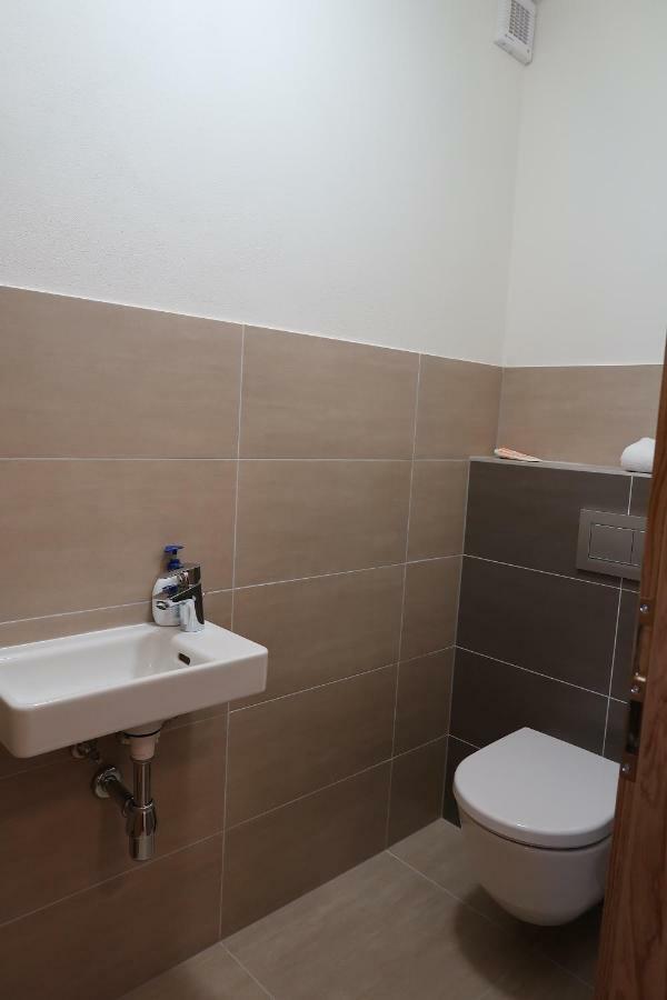 Apartman Matyas Drnholec Zewnętrze zdjęcie
