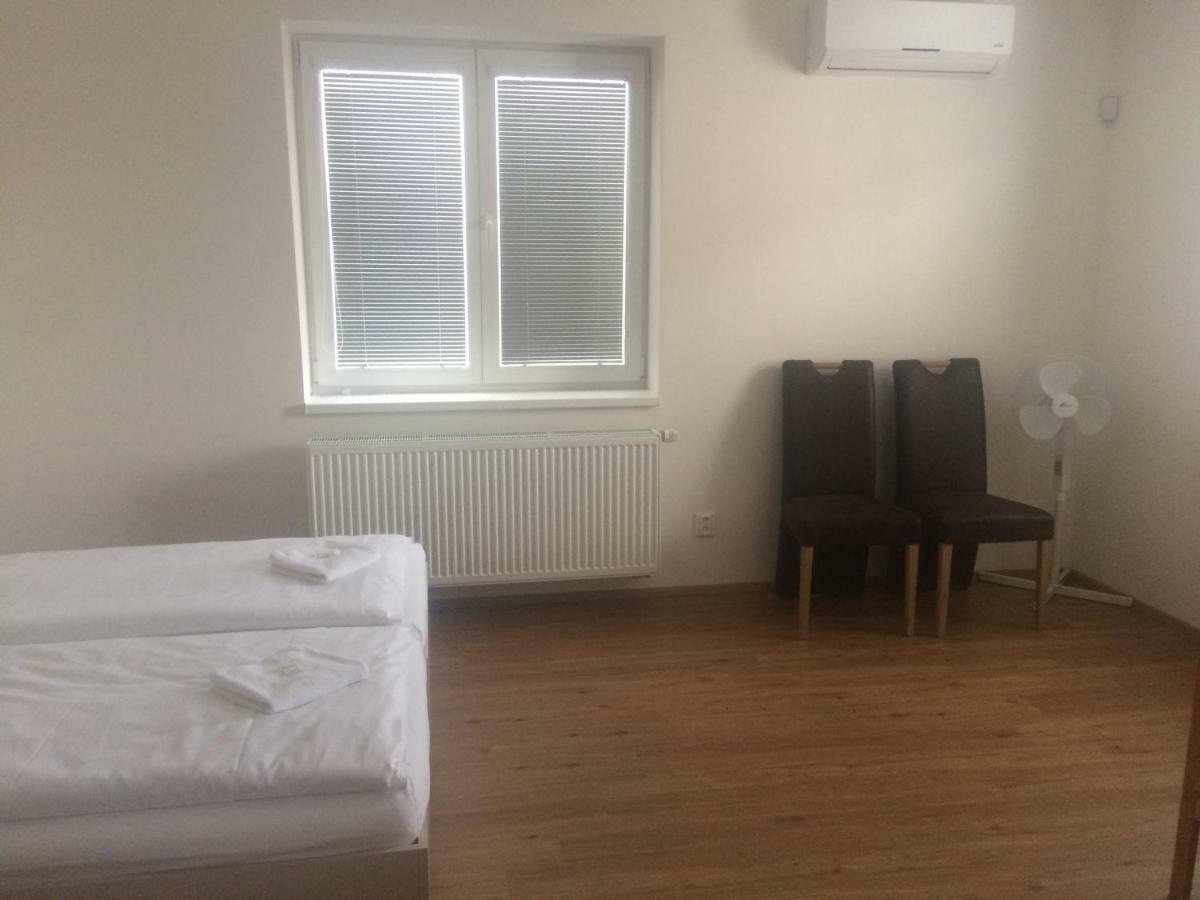 Apartman Matyas Drnholec Zewnętrze zdjęcie